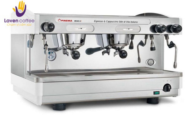 Máy pha cà phê của Laven Coffee là dòng máy cao cấp